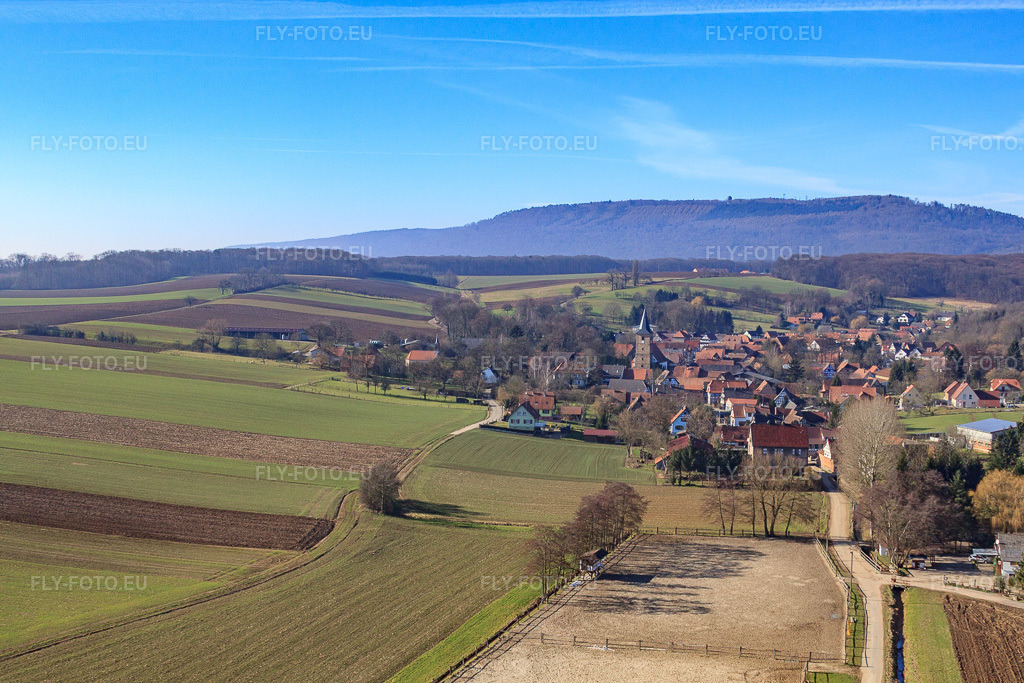 Vue aérienne: Vue de la ville depuis l'est à Drachenbronn-Birlenbach dans le département Bas Rhin, France – .Photo: IMG_37388.jpg prise le 07/02/2011 par Werner Riehm/FLY-FOTO.eu – Résolution de l'original: 4752 x 3168 px