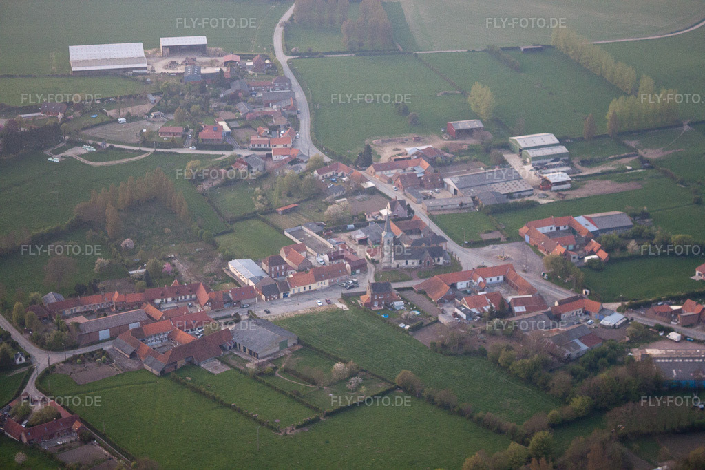 Luftbild: Ortsansicht in Audincthun im Bundesland Pas-de-Calais in Frankreich. Foto: IMG_40138.jpg vom 17.04.2011 durch Werner Riehm/FLY-FOTO.de