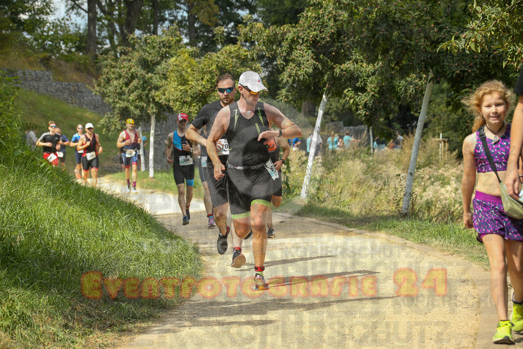 250824_1342_EX1_3276 | Sportfotografie im Rhein-Sieg Kreis, Köln, Bonn, NRW, Rheinland Pfalz, Hessen, etc. Unser Tätigkeitsfeld umfasst den Laufsport vom Volkslauf über den Marathon, Duathlon, Triathon bis zum Ultralauf wie Kölnpfad Ultra oder Schindertrail.