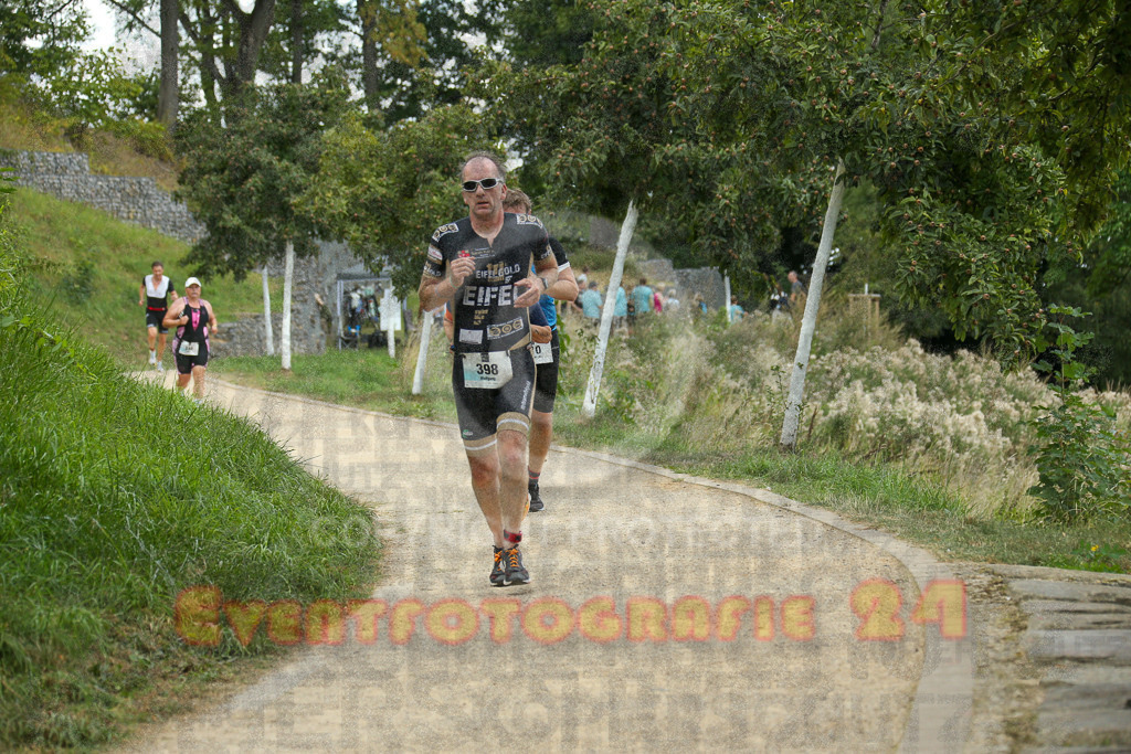 250824_1352_EX1_4049 | Sportfotografie im Rhein-Sieg Kreis, Köln, Bonn, NRW, Rheinland Pfalz, Hessen, etc. Unser Tätigkeitsfeld umfasst den Laufsport vom Volkslauf über den Marathon, Duathlon, Triathon bis zum Ultralauf wie Kölnpfad Ultra oder Schindertrail.