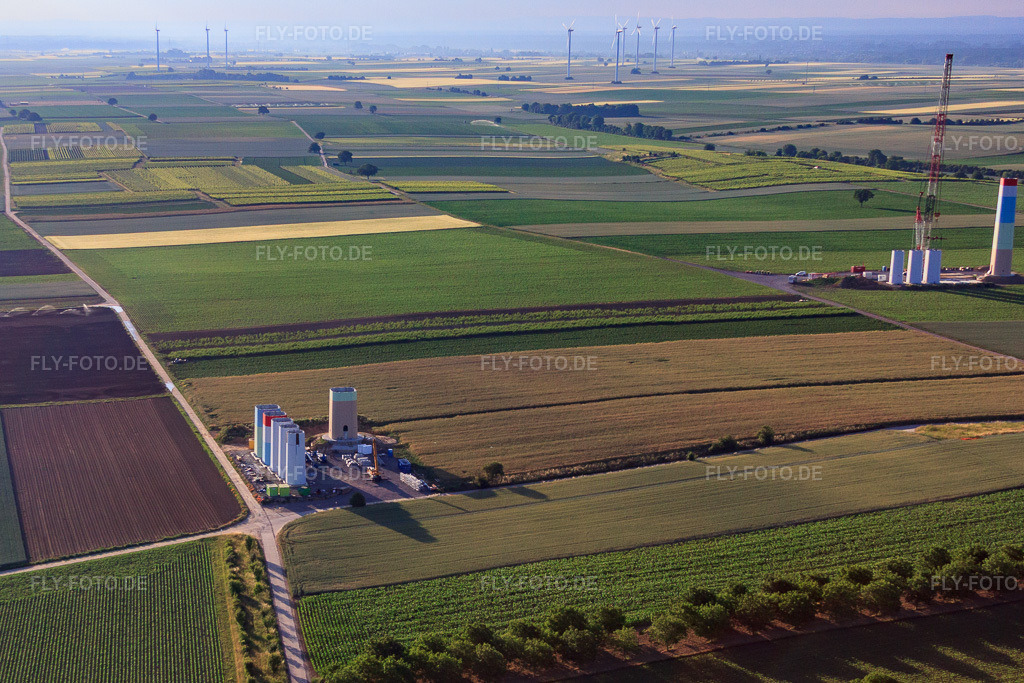 Luftbild: Baustelle Neuer Windpark in Offenbach an der Queich im Bundesland Rheinland-Pfalz in Deutschland. Foto: IMG_67890.jpg vom 14.06.2014 durch Werner Riehm/FLY-FOTO.de