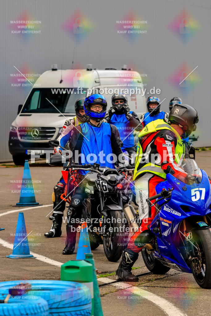 MotoTeam-9639 | Hier findet Ihr Bilder von Touristenfahrten auf der Nürburgring Nordschleife oder von anderen Veranstaltungen die ich besucht habe. Viel Spass beim Durch Schauen 