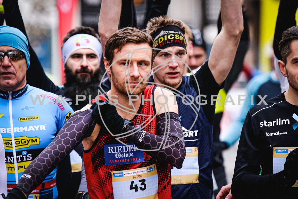 ..... | AUSTRIA, Wels, 31.12.24, SPARKASSE SILVESTERLAUF 2024, Image shows: Photo: Wapics / Andreas Willdoner