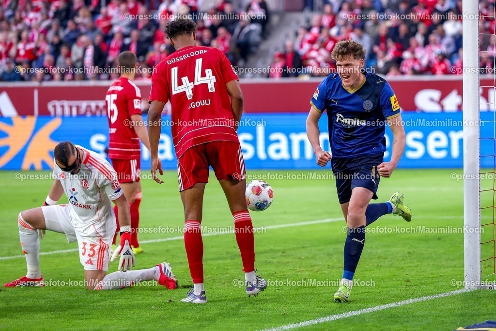 F9510042601071 | 10.04.2026, Fußball, Fortuna Düsseldorf - Holstein Kiel, 2. Fußball Bundesliga, Herren, Merkur Spiel-Arena, 29. Spieltag, Saison 2025 2026: Torjubel nach dem Tor zum 1:0 durch Torschütze Phil Harres&nbsp; (Holstein Kiel #19)    DFB regulations prohibit any use of photographs as image sequences and or quasi-video.