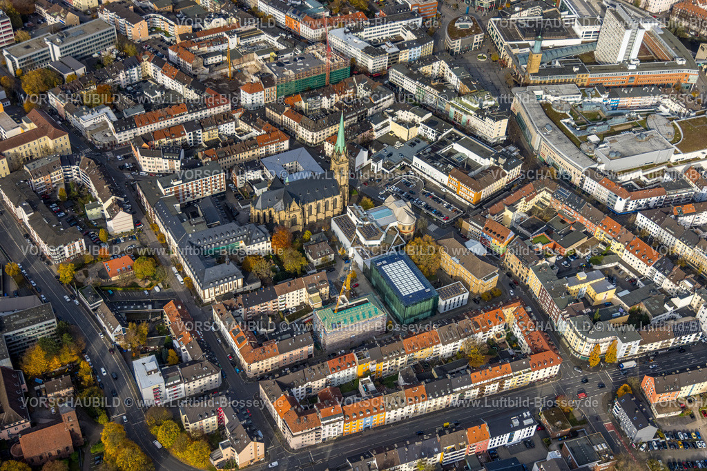 Hagen251100959 | Luftbild, City und Baustelle mit Baukran Sanierung, Emil Schumacher Museum Kunstmuseum und Wohnhaus, kath. Kirche St. Marien und Osthaus Museum Hagen, Mittelstadt, Hagen, Ruhrgebiet, Nordrhein-Westfalen, Deutschland