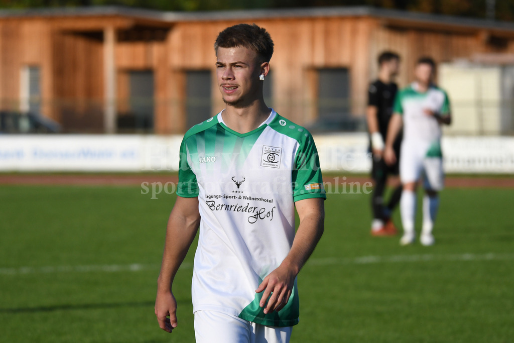 SpVgg GW Deggendorf : SV Oberpolling | Matthias Mittig (SpVgg GW Deggendorf #14) - Realisiert mit Pictrs.com