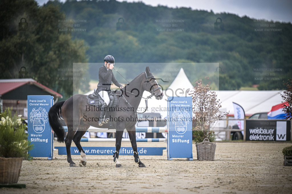 DOS_0556 | Entdecke hochwertige Reitturnierfotos von Foto Oger. Professionell, emotional und authentisch – jetzt Lieblingsmomente im Shop bestellen. - Realisiert mit Pictrs.com