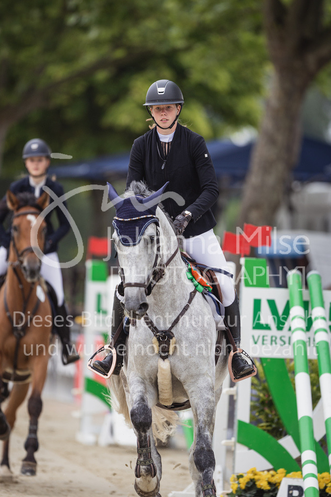 230730_BHO_M2-Spr_1-463 | Deine schönsten Turniermomente als professionelle Fotos! Entdecke hochwertige Pferdesport-Fotografie im Online-Shop. Jetzt Fotos finden & bestellen!