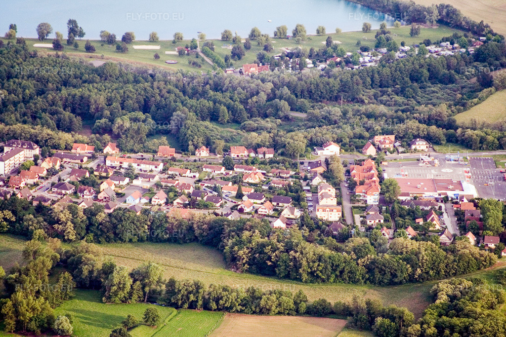 Vue aérienne: Vue de la ville depuis le nord à Scheibenhard dans le département Bas Rhin, France.Photo: IMG_2379.jpg prise le 04/06/2006 par Werner Riehm/FLY-FOTO.euRésolution de l'original: 3456 x 2304 px