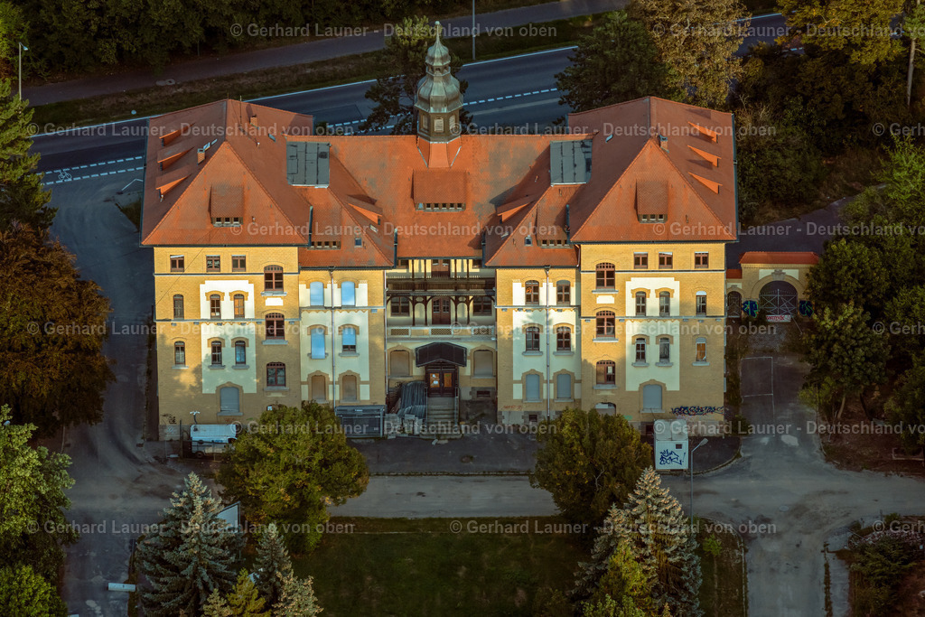 4040886 | LEIPZIG 14.09.2020 Gebäude- Ruine des leerstehenden Bauwerkes in der " Parkstadt Leipzig " im Ortsteil Meusdorf in Leipzig im Bundesland Sachsen, Deutschland. // Ruin of vacant building in the " Parkstadt Leipzig " in the district Meusdorf in Leipzig in the state Saxony, Germany. Foto: Gerhard Launer
