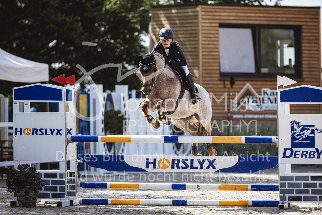 240616_Lemwerder_Springpony-L-309 | Deine schönsten Turniermomente als professionelle Fotos! Entdecke hochwertige Pferdesport-Fotografie im Online-Shop. Jetzt Fotos finden & bestellen!