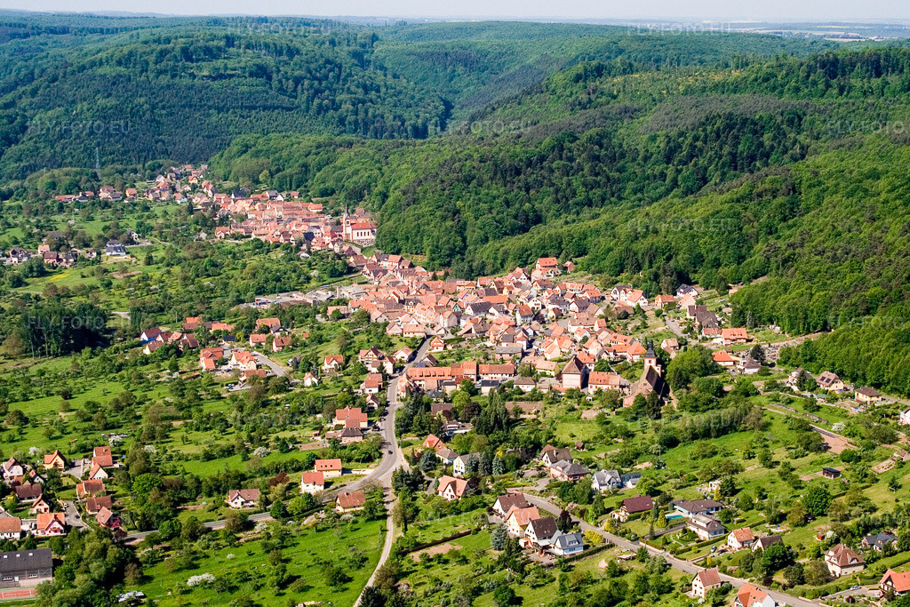 Vue aérienne: Champs agricoles et terres arables à Saint-Jean-Saverne dans le département Bas Rhin, France. Photo: IMG_10892.jpg prise le 12/05/2008 par Werner Riehm/FLY-FOTO.eu – Résolution de l'original: 3128 x 2085 px