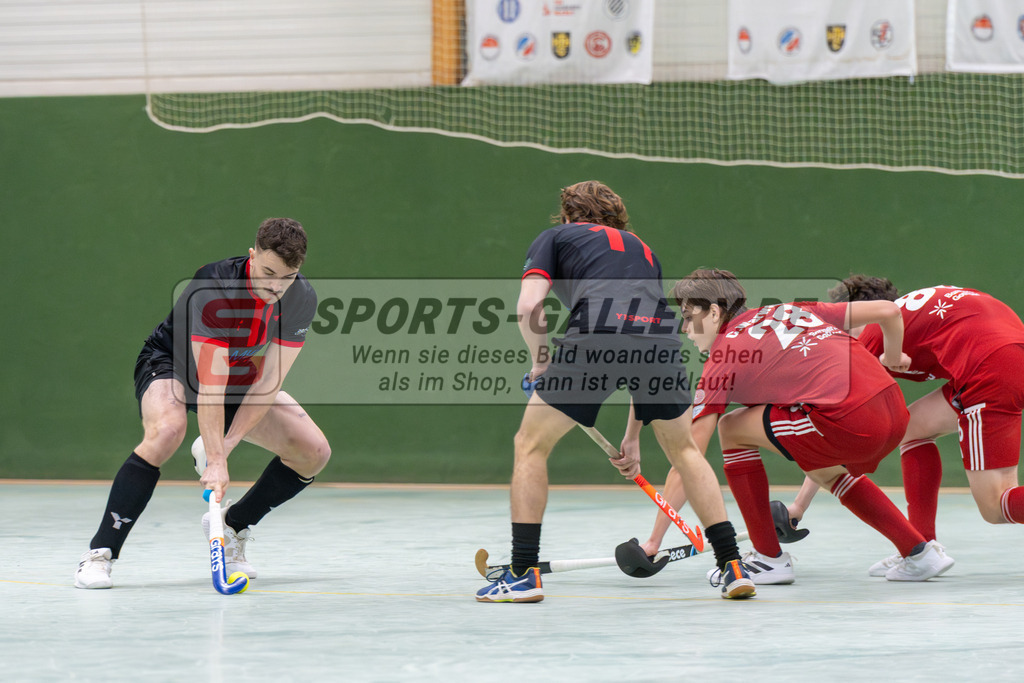SFE_20251213_0121 | Köln, Deutschland, 13.12.2025:  Hockey 1. Bundesliga Herren Rot-Weiss - DSD Düsseldorf im KTHC Stadion Rot-Weiss Köln Tennis and Hockey Club am 13.12.2025 in Köln, Deutschland. (Foto von Fehrmann)Köln, Germany, 13.12.2025: Hockey 1. Bundesliga Herren Rot-Weiss - DSD Düsseldorf in KTHC Stadion Rot-Weiss Köln Tennis and Hockey Club at 13.12.2025 in Köln, Deutschland. (Foto from Fehrmann)