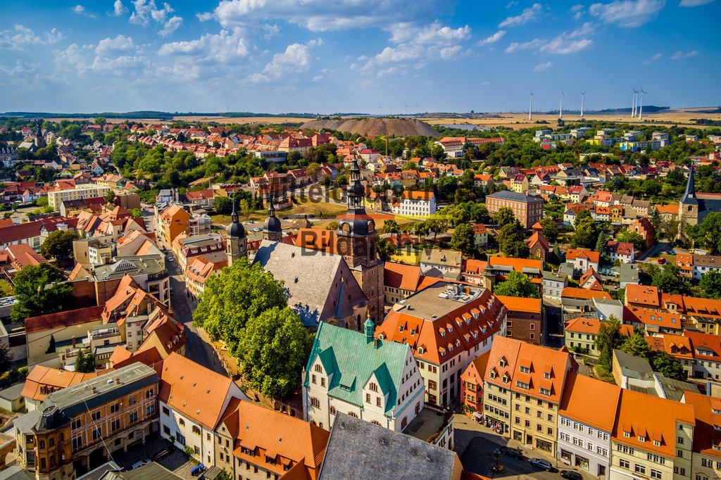 Kirche und Erzhalde in Lutherstadt Eisleben-0017 | Lutherstadt Eisleben ist eine Mittelstadt und die zweitgrößte Stadt im Landkreis Mansfeld-Südharz im östlichen Harzvorland in Sachsen-Anhalt.  - Realisiert mit Pictrs.com