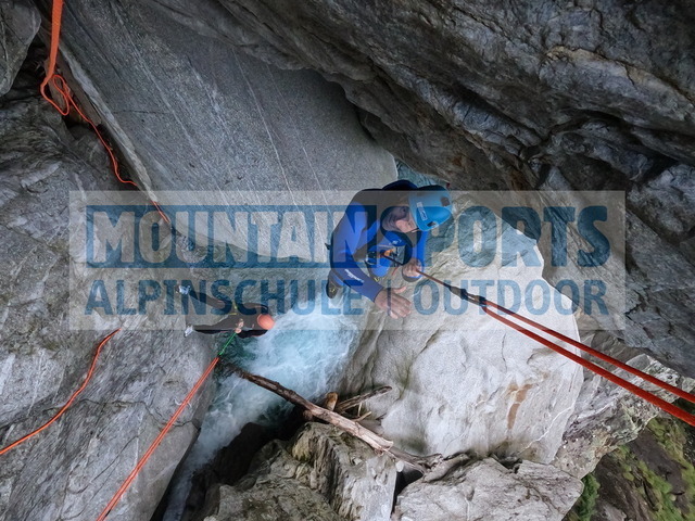 GOPR3580 | Bestelle die Bilder deines Berg- oder Wasser-Abenteuers mit Mountain Sports bequem von zu Hause aus direkt über unseren Online Fotoshop von pictrs.com. - Realisiert mit Pictrs.com