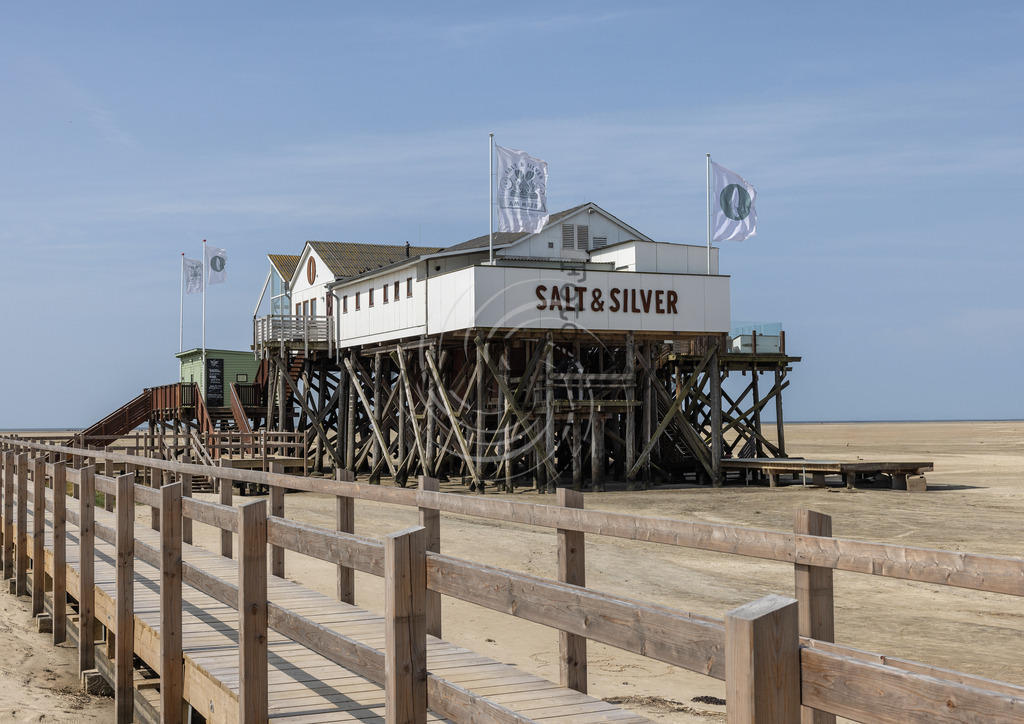 _X0A6436bea | Nordsee,Urlaub,Sonne,Meer,Sand,Pfahlbauten,Ording,Böhl,Dorf,Bad,Kite,Drachen,Wattenmeer, Erholung,Schleswig-Holstein,SPO,Sankt Peter, Westerheversand, Leuchtturm Westerhever, Leuchtturm Böhl, 54 Grad , Strandbar, Silbermöwe - Realisiert mit Pictrs.com