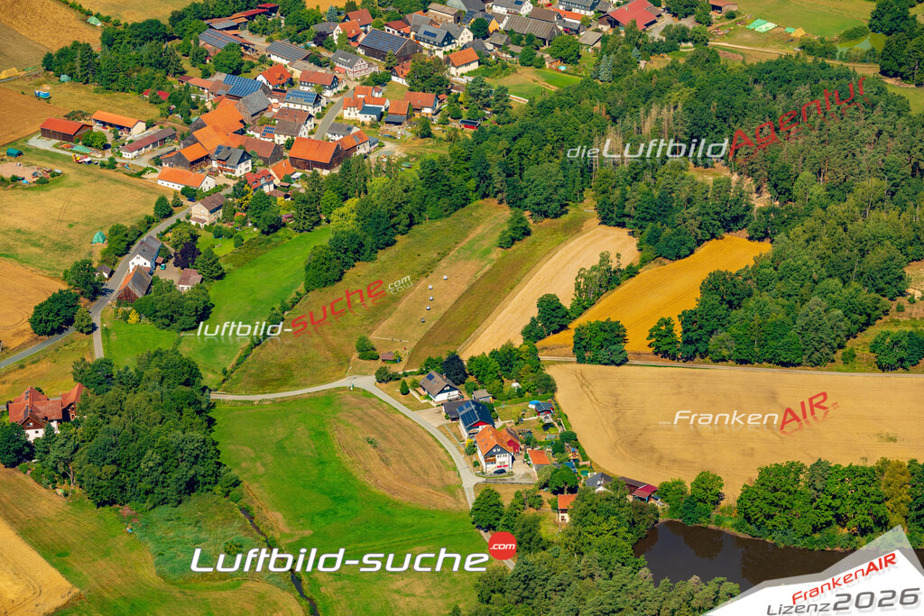 Luftbild Vs Google Maps  Schnitzerwüstung  Mitwitz -Das Luftbild wurde 2025 vom UL-Flugzeug heraus erstellt ( keine Drohne ) - Hochauflösende Luftaufnahme -Nicht vergleichbar mit Google Maps oder Satelittenbilder- Die Geschenkidee !Mit Lizenz und Bildrechte bestellbar