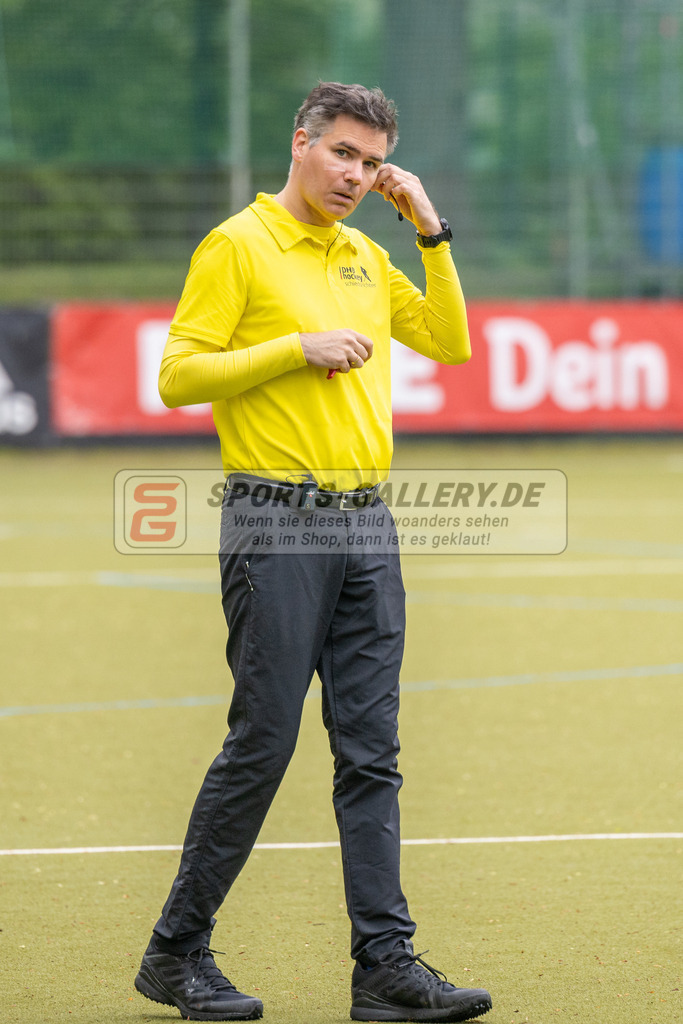 SFE_20230429_0029 | 1. Bundesliga Hockey Herren Rot-Weiss Köln - Crefelder HTC am 29.04.2023 in Köln (KTHC Stadion Rot-Weiss Köln Tennis and Hockey Club), Photo: Stephan Fehrmann 2023 (Sports-Gallery),Schiedsrichter