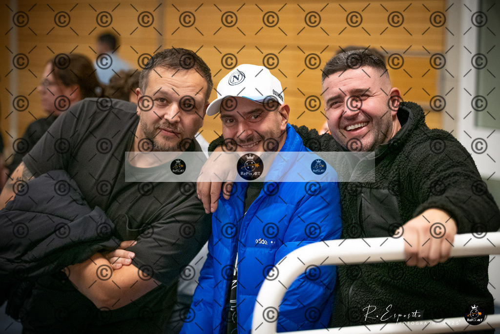 20251129_FCR-Hallenturnier-D_RAW-1_023-20 | Sport und Naturfotografie von Roberto Esposito zeigt echte Momente Bewegung und die Schönheit der Natur. Ausdrucksstarke Bilder schaffen Emotionen.