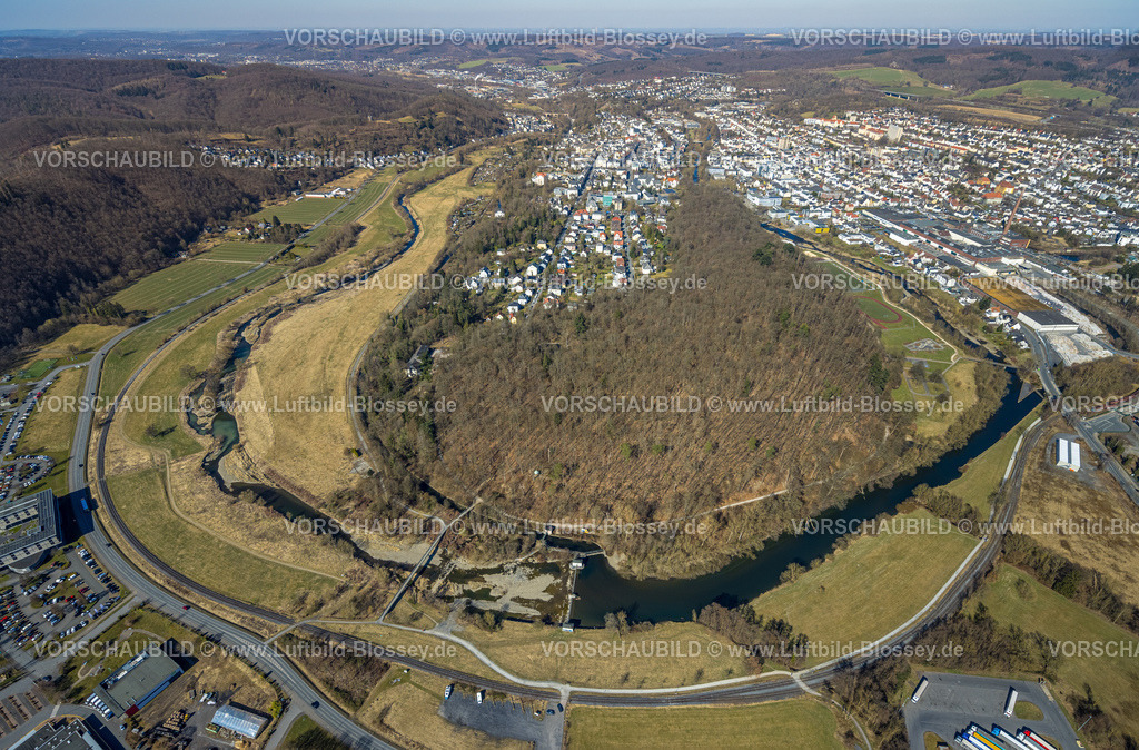 Arnsberg250305321 | Luftbild, Altstadt und Ruhrbogen mit Waldgebiet Eichholz, Kamelbrücke am Fluss Ruhr und Ruhraue, Arnsberg, Sauerland, Nordrhein-Westfalen, Deutschland