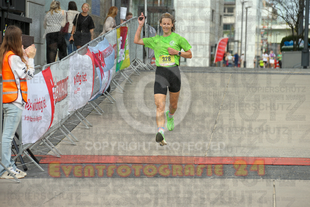 250920_1320_EX1_4102 | Sportfotografie im Rhein-Sieg Kreis, Köln, Bonn, NRW, Rheinland Pfalz, Hessen, etc. Unser Tätigkeitsfeld umfasst den Laufsport vom Volkslauf über den Marathon, Duathlon, Triathon bis zum Ultralauf wie Kölnpfad Ultra oder Schindertrail.
