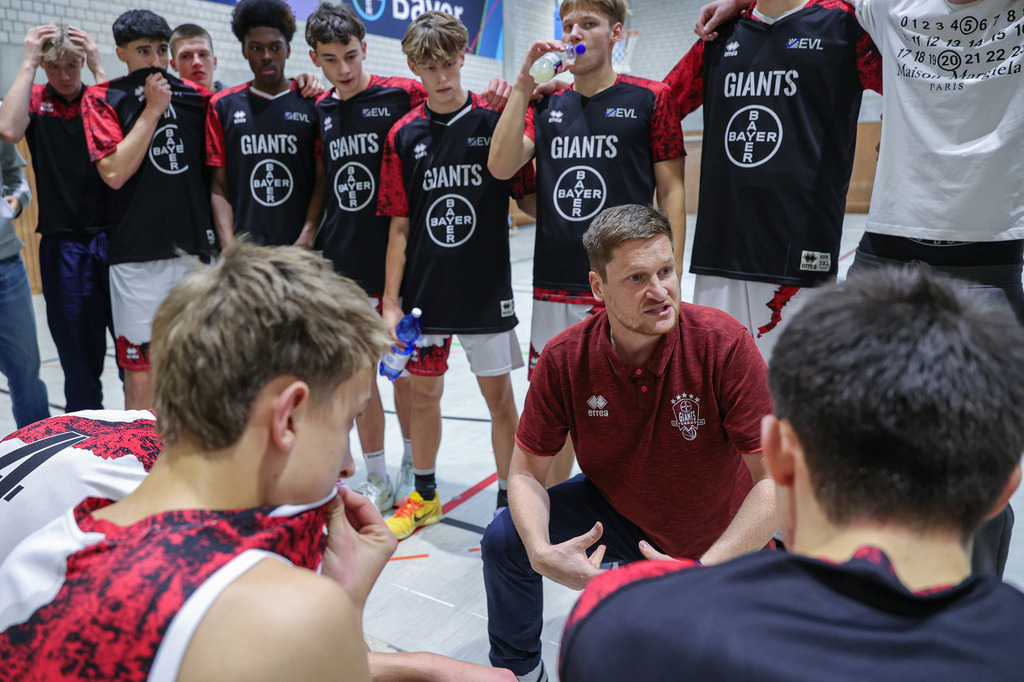 NBBL BAYER GIANTS vs EWE Baskets Juniors Oldenburg-7 | Fotos von Basketballspielen aus dem Raum NRW fotografiert von Gero Mueller-Laschet und Daniel Schaefer - Realisiert mit Pictrs.com