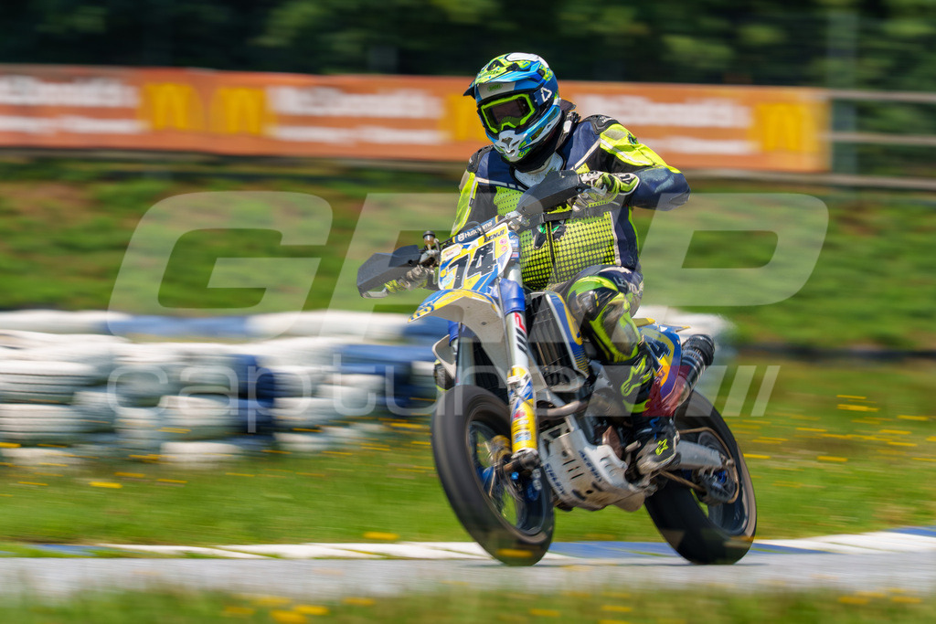 GREINBACH, AUSTRIA - JUNE 20-21, 2026: Riders compete during the G-Cup, Austrian Supermoto Championship and Hungarian Supermoto Championship at PS Racing Center Greinbach, Austria. Image shows {persons}.Photo: GRIPcapture / Andrea Kurz | GRIPcapture steht für authentische Sportfotografie in Österreich – für Momente, die mehr sind als Geschwindigkeit oder Ergebnis. Es geht um Emotion, Spannung, Fokus und den Augenblick, der oft nur einen Wimpernschlag dauert.Ob Motorsport, Teamsport oder 