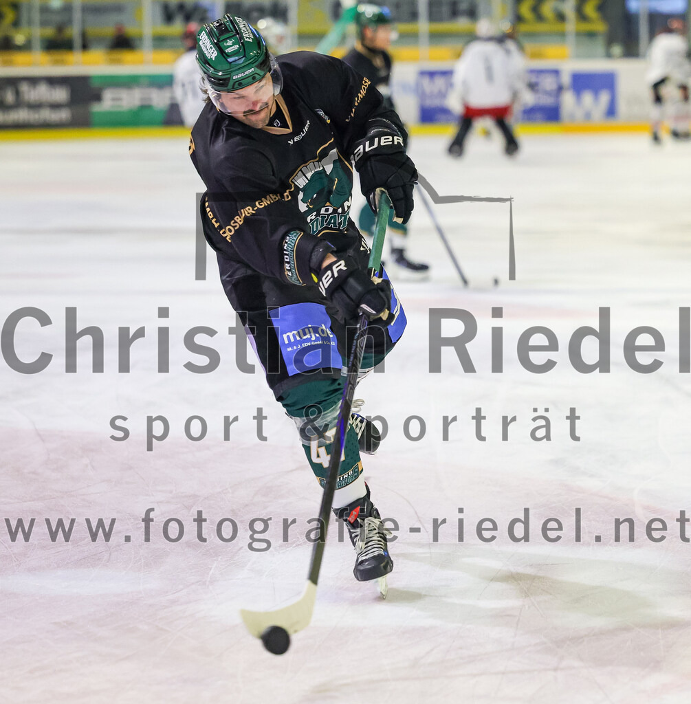 2025-12-14_004_TSV_Erding_gegen_ECDC_Memmingen_Indians | Erding, Deutschland, 14.12.2025:Eishockey, Oberliga Süd 2025 / 2026, 26. Spieltag, TSV Erding gegen ECDC Memmingen Indians, Endergebnis: 1:2Foto: Christian Riedel / fotografie-riedel.net