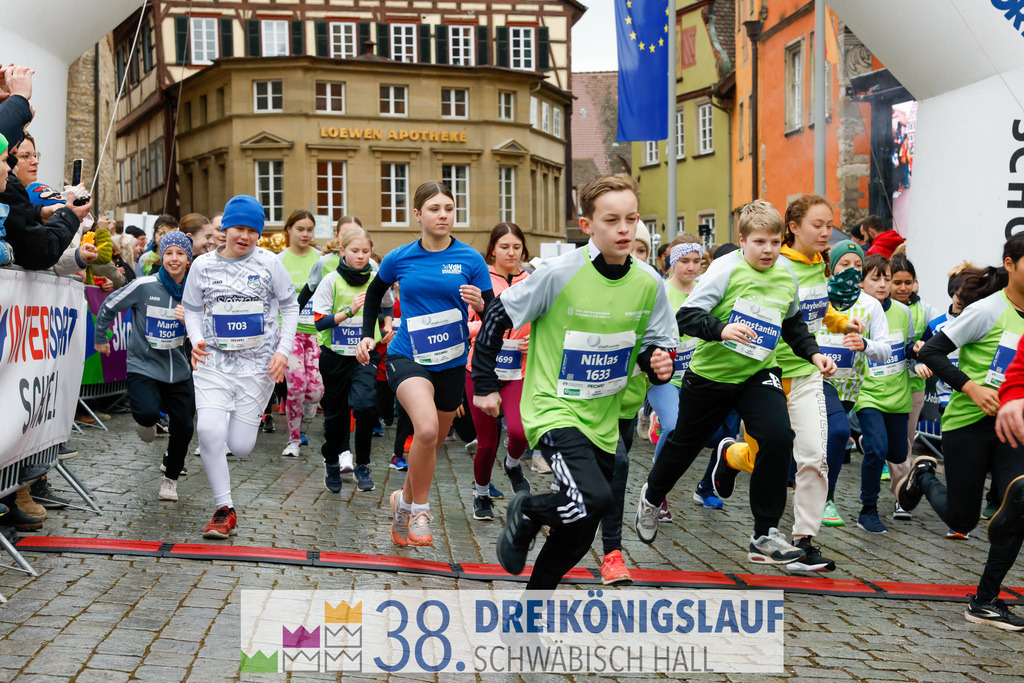 1700m Stadtwerke Jugendlauf | 3 Koenigslauf 2024 1700m Stadtwerke Jugendlauf - Realisiert mit Pictrs.com