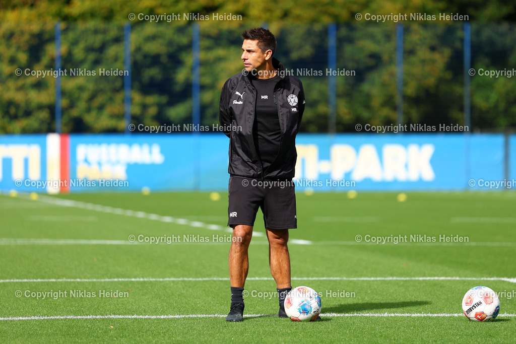 NH_HolsteinKiel_Training_16092025 | Marcel Rapp (Trainer, Holstein Kiel)Fußball I Herren I Training I Saison 2025-2026 I Holstein Kiel I 16.09.2025 I Citti-Fußballpark