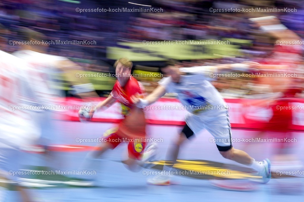 EHF19012601138 | 19.01.2026, Handball, Men's EHF EURO 2026, Österreich - Serbien, Jyske Bank Boxen in Herning, Dänemark, Preliminary Round: Dynamic Feature of players on the pitch Dynamik Dynamisch Symbolbild 