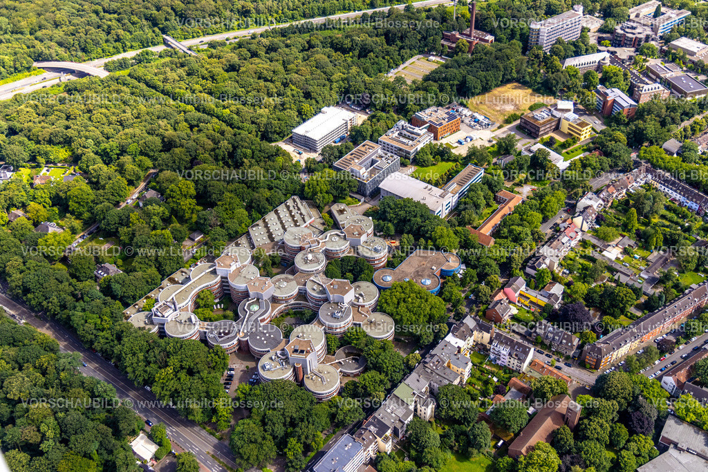 Duisburg240705433-Mitte | Luftbild, Universität Duisburg-Essen mit L und M Bereich, Campus Duisburg am Waldrand, Baustelle für Parkhaus, Neudorf-Nord, Duisburg, Ruhrgebiet, Nordrhein-Westfalen, Deutschland