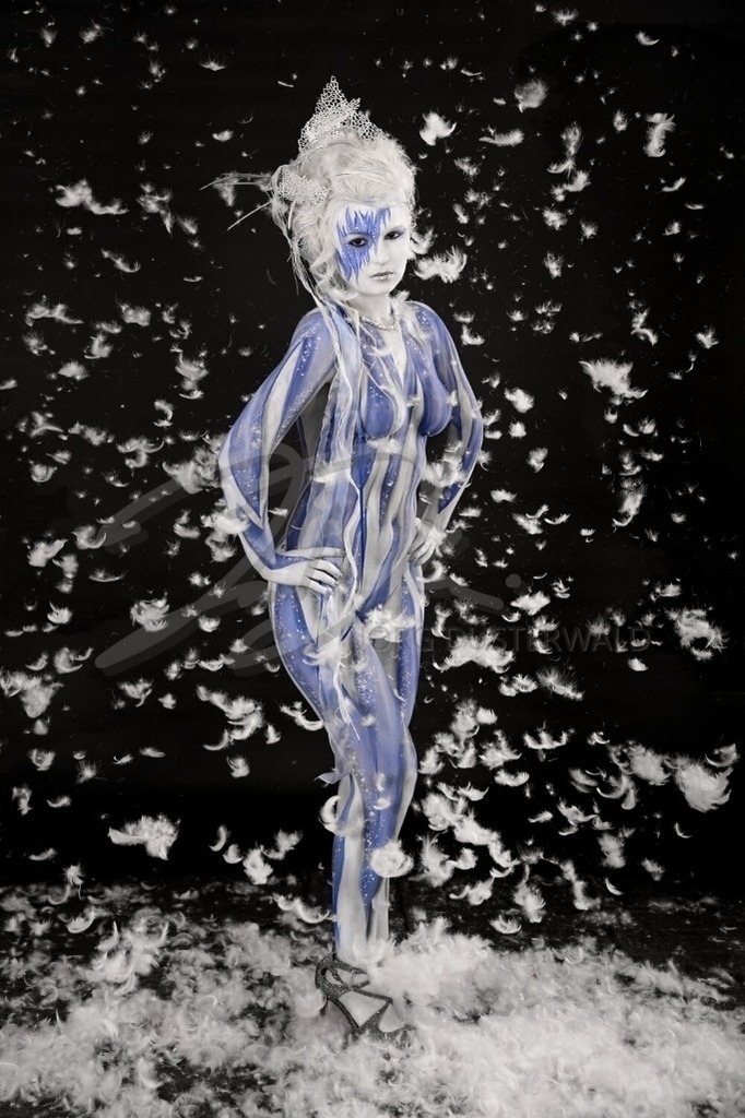 Bodypainting-EISENGEL_7831b | #004 | Modell: Katharina | Foto: Carsten Korwes - Realisiert mit Pictrs.com