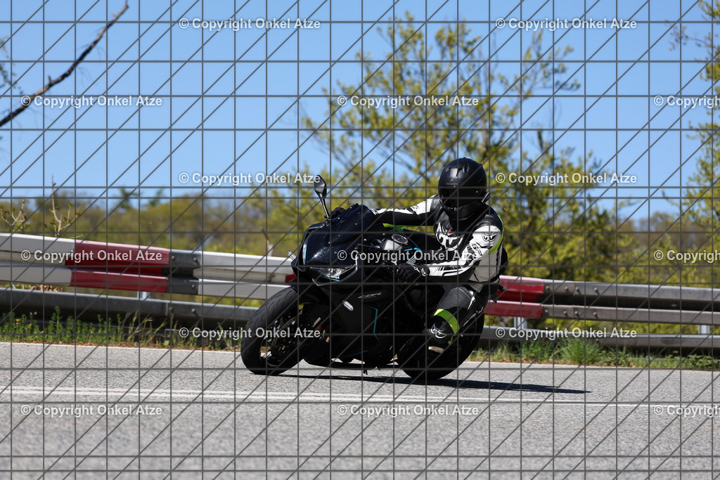 IMG_8197 | Fotograf am Kyffhäuser. Onkel Atze. Kyffhäuser Rennstrecke. Café36. Motorsportfotografie. - Realisiert mit Pictrs.com