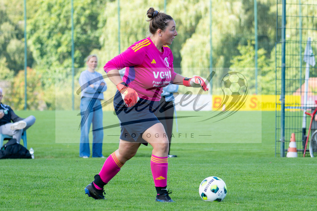 20260906_RULSVK_0864 | Fußball, Frauen:   beim Spiel der Kreisliga zwischen SG Rulle/Haste vs. SV Kettenkamp am 06.09.2026 im Stavermann-Sportpark in Rulle/Wallenhorst, Deutschland.(Foto von Nico Paetzel) - Realisiert mit Pictrs.com