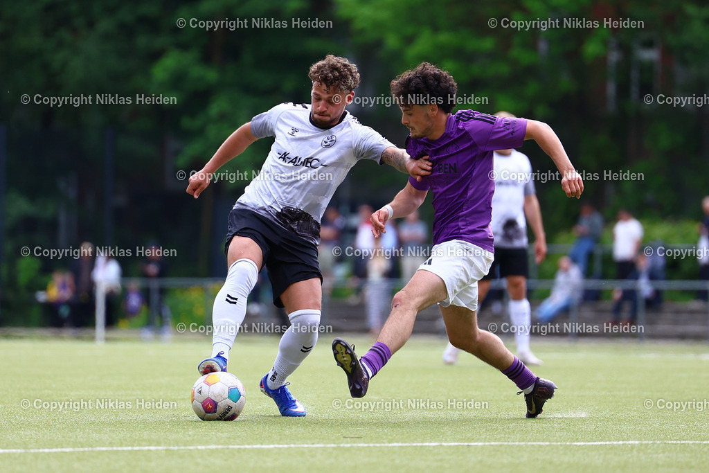 NH_HEBC_ETSVHamburg_OberligaHamburg_10052026 | #6 Luca Garcia (HEBC), #22 Dominik Akyol (ETSV Hamburg)Fußball I Herren I Gamesright Oberliga Hamburg I Saison 2025-2026 I 33. Spieltag I HEBC - ETSV Hamburg I 10.05.2026 I Reinmüllersportplatz