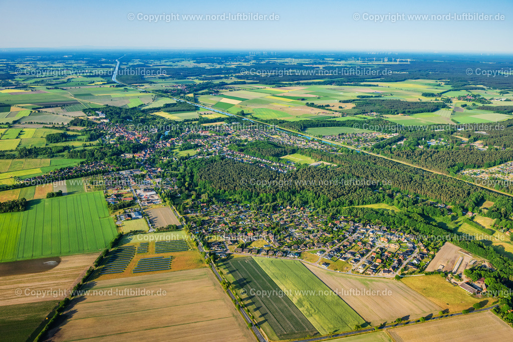 Bad_Bodenteich_ELS_3449050623 | BAD BODENTEICH 05.06.2023 Ortsansicht am Rande von landwirtschaftlichen Feldern und Nutzflächen in Bad Bodenteich im Bundesland Niedersachsen, Deutschland. // Village view on the edge of agricultural fields and land in Bad Bodenteich in the state Lower Saxony, Germany. Foto: Martin Elsen