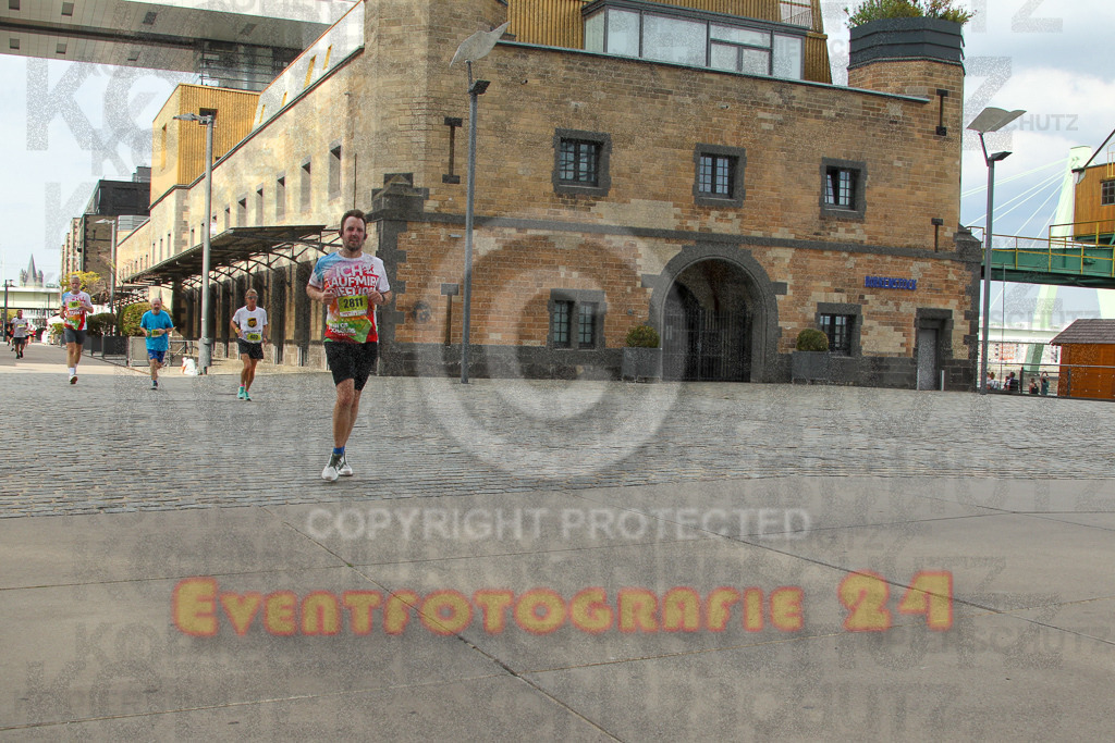 250920_1526_EV4_8821 | Sportfotografie im Rhein-Sieg Kreis, Köln, Bonn, NRW, Rheinland Pfalz, Hessen, etc. Unser Tätigkeitsfeld umfasst den Laufsport vom Volkslauf über den Marathon, Duathlon, Triathon bis zum Ultralauf wie Kölnpfad Ultra oder Schindertrail.