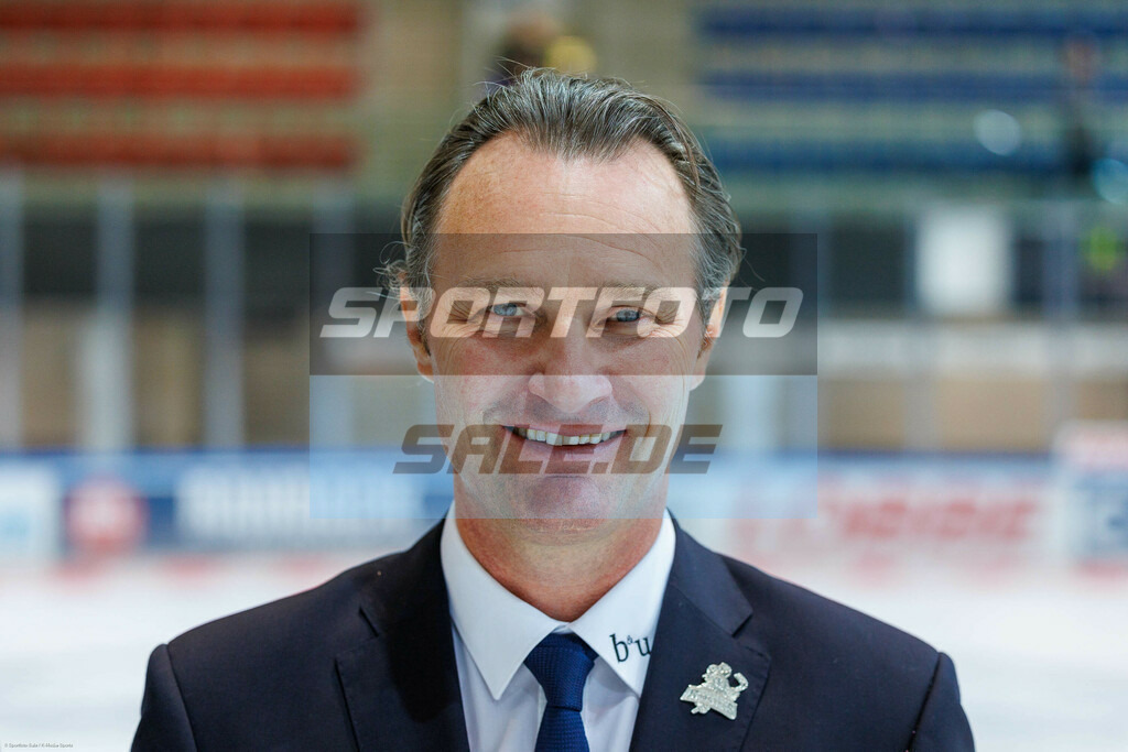 Iserlohn Roosters Teamshooting | Greg Poss - Realisiert mit Pictrs.com