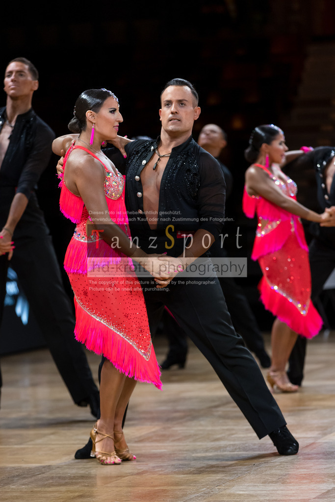 20241109_DM-Formationen_Vorrunde_0511 | Tanzsportbilder, Standardtanz, Lateintanz, WDSF, DTV, LTVB, dancecomp, goc, hessen tanzt, blaues band der spree, walzer, tango, wiener walzer, slowfox, quickstepp, samba, rumba, cha-cha-cha, paso doble. jive, hd-kroft photography, turniertanzsport