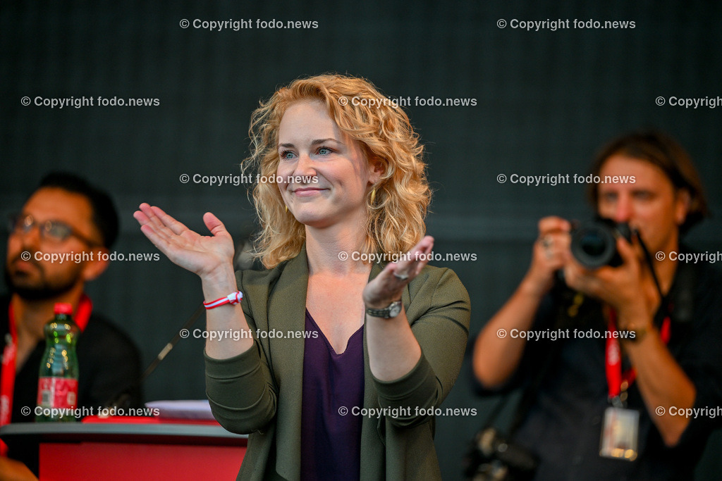 SPOe-Wahlkampfauftakt zur Nationalratswahl 2024_ 29.08.2024-81 | 29.08.2024, Linz, AUT, SPOE Wahlkampfauftakt zur Nationalratswahl 2024 in Linz im Bild Eva-Maria Holzleitner (SP, Nationalraetin, Spitzenkandidatin für OOe)