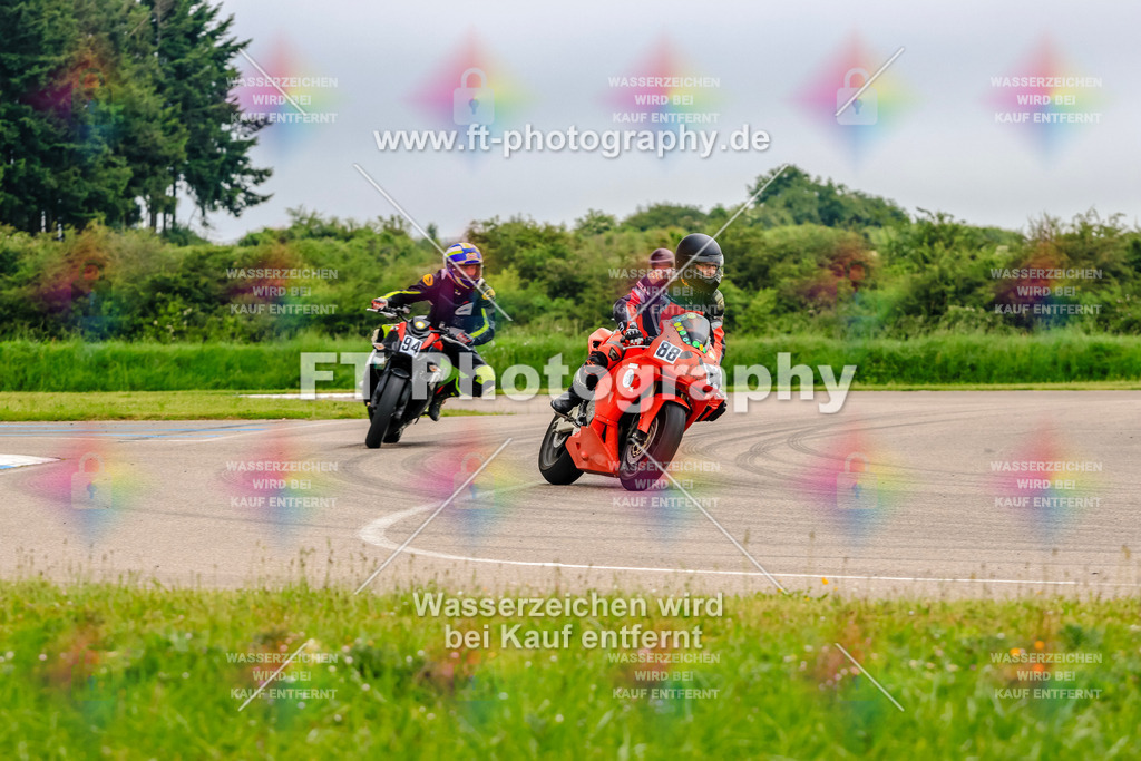 MotoTeam-7971 | Hier findet Ihr Bilder von Touristenfahrten auf der Nürburgring Nordschleife oder von anderen Veranstaltungen die ich besucht habe. Viel Spass beim Durch Schauen 