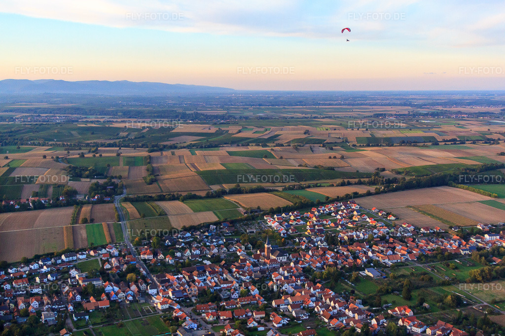 Luftbild: Volmersweilerer Straße im Ortsteil Schaidt in Wörth im Bundesland Rheinland-Pfalz in Deutschland. Foto: IMG_53793.jpg vom 30.09.2012 durch Werner Riehm/FLY-FOTO.de