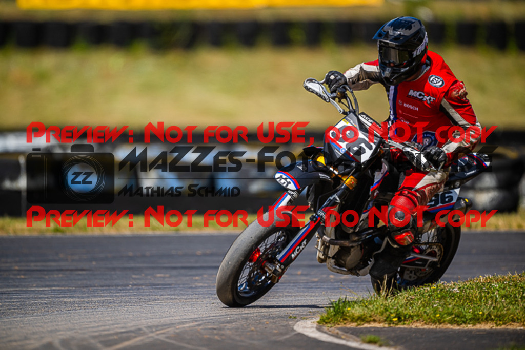 MaZZes_FotoMatrix_220528_9704 | Fotograf Mathias Schmid
Sportfotograf,
Eventfotograf,
Hochzeitsfotograf,
Portraitfotograf