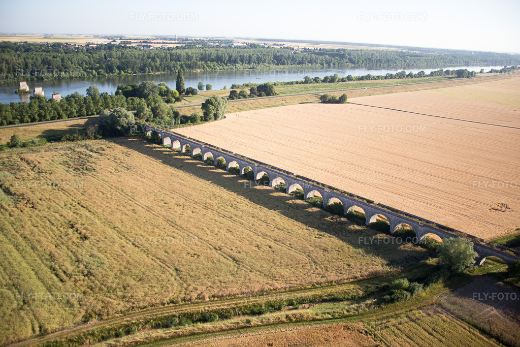 Aerial view: Viaduct at Vineuil/Loire in Vineuil in the state Loir et Cher, France.Photo: IMG_082077.jpg taken on 06/20/2015 by Werner Riehm/FLY-FOTO.comResolution of the original: 5472 x 3648 px