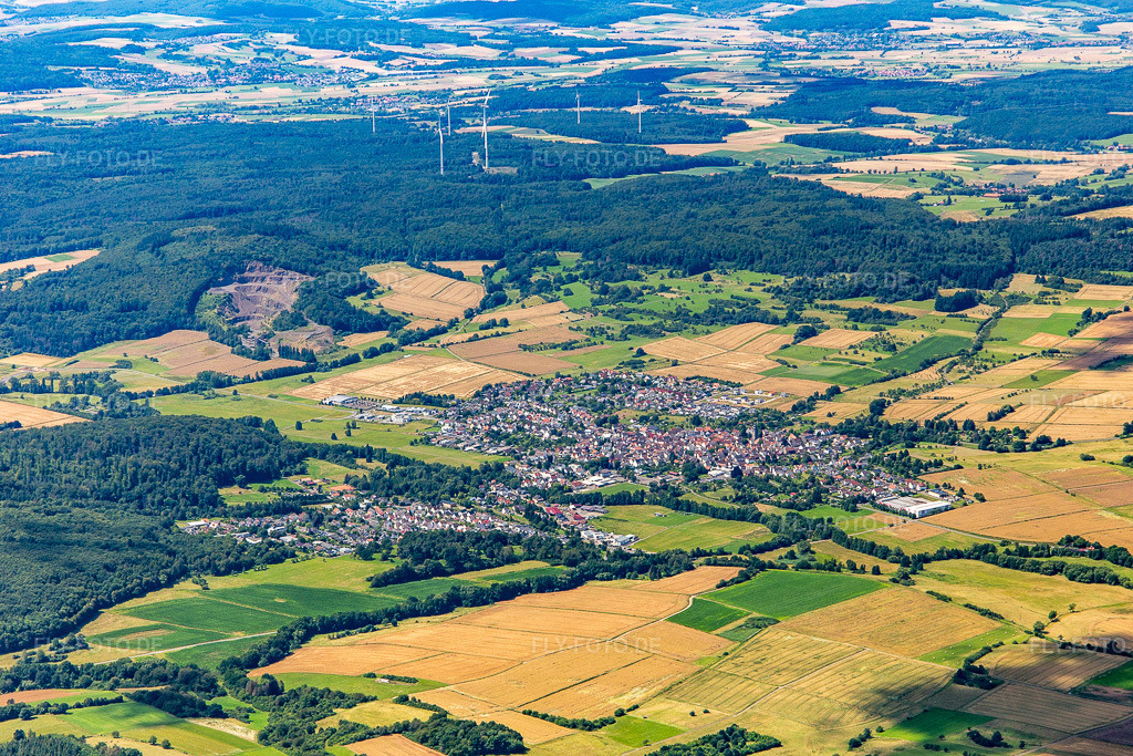 Luftbild: Ortsansicht von Südosten in Allendorf im Bundesland Hessen in Deutschland. Foto: IMG_142043.jpg vom 07.07.2024 durch Werner Riehm/FLY-FOTO.de