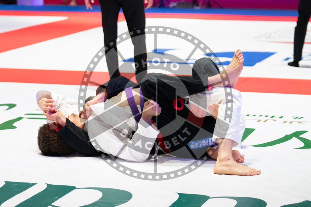 20231109PBB5965 | Fighters compete during the AJP World Professional Championship in the Mubadala Arena in Abu Dhabi, Arab United Emirates, on November 9, 2023.