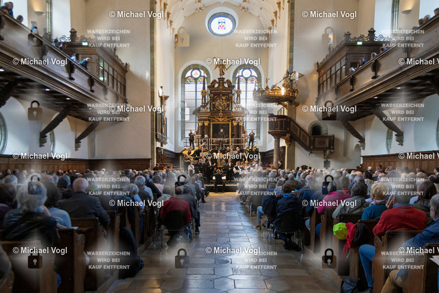 TAM25_K.11__Michael-Vogl_049_6391 | Tage Alter Musik Regensburg K.11 Dreieinigkeitskirche Ars Antiqua Austria (Österreich) St. Florianer Sängerknaben (Österreich) Splendor Austriae Höfischer Prunk in geistlichen Werken B.A. Aufschnaiter: Missa Laetemurine &amp; H.I.F. Biber: Vesperae à 32 Franz Farnberger Einstudierung Gunar Letzbor Solovioline, Leitung Foto: Michael Vogl
