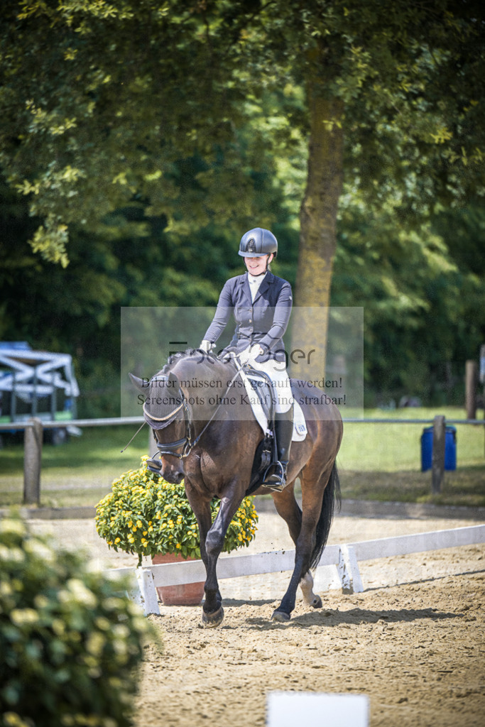 DOS_5050 | Entdecke hochwertige Reitturnierfotos von Foto Oger. Professionell, emotional und authentisch – jetzt Lieblingsmomente im Shop bestellen.Deutschlandweite Turnierfotografie. - Realisiert mit Pictrs.com