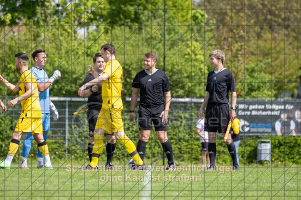 20250427_145925_0031 | #,TSV Bad Boll (rot) vs. SV Waldhausen (gelb), Fussball, Landesliga 2 - wfv, 24. Spieltag, Saison 2024/2025, Rasenplatz, Erlengarten 37, 73087 Bad Boll, 27.04.2025 - 15:00 Uhr,Foto: PhotoPeet-Sportfotografie/Peter Harich